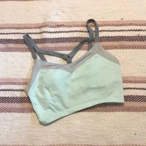 ATHLETA! 🌺 sports bra! Like new 🙌🏻